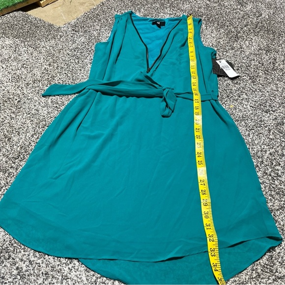 IZ Byer Sleeveless Dress Size M Lined Functional Zipper green NWT - Picture 2 of 8